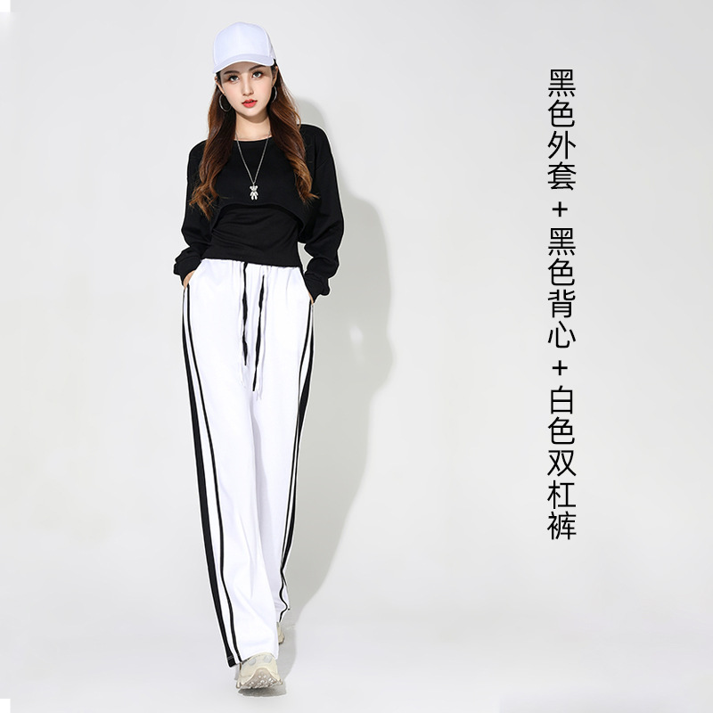 広場のダンスの服装の秋冬の新型の中高年の団体の演技の服の運動のレジャーの3セットの女性の鬼の歩のダンスの服|undefined