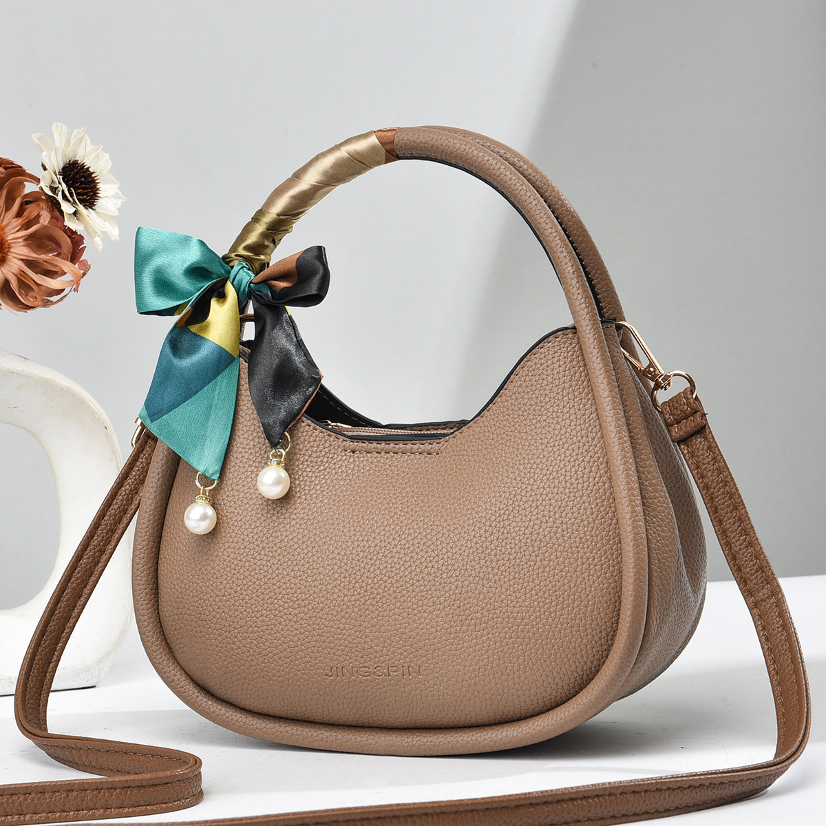 Bolsos populares de comercio exterior bolsos de mujer nueva moda bolsos de mano simples bolsos redondos bolsos de alto nivel