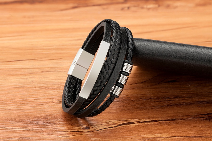 Men's Gender Vintage Style Classic Style Solid Color Pu Leather Titanium Steel Plating Men's Wristband Men Cord & Leather Bracelets