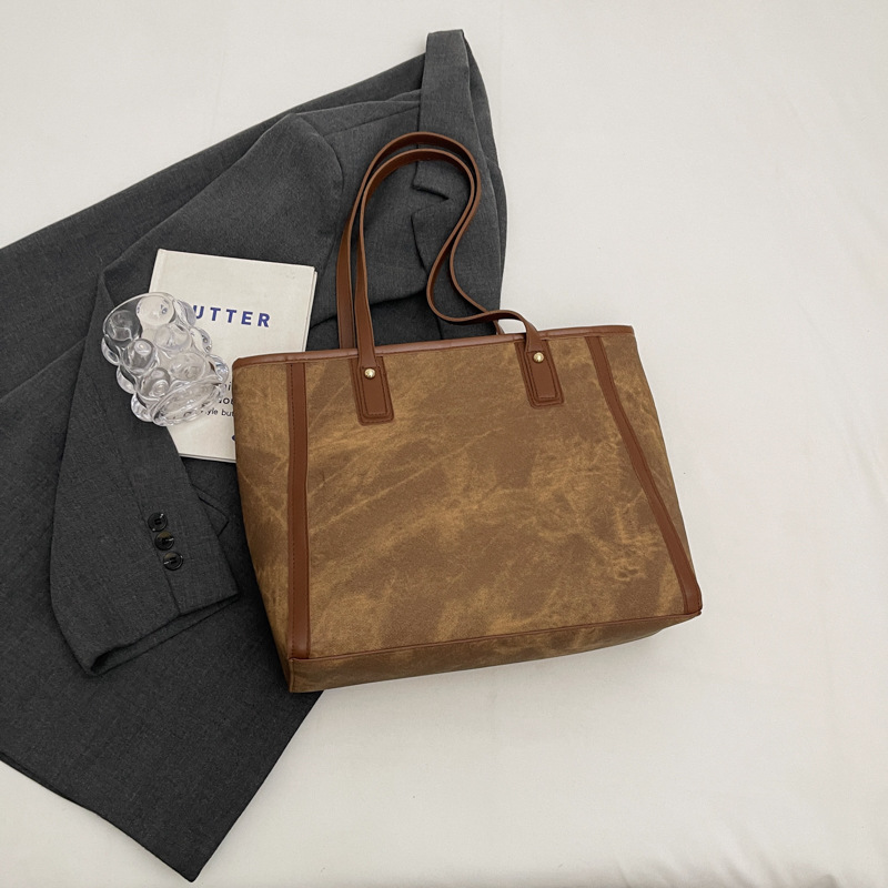 Alta sensación de bolso de mano de gran capacidad para mujeres otoño / invierno 2024 nuevo estilo retro moda tote bolso de hombro