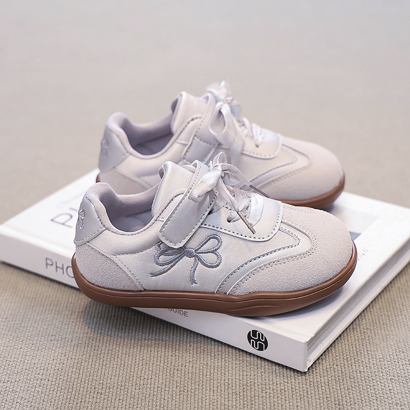 女童鞋子秋季2025新款超火儿童运动鞋女孩德训鞋女宝休闲板鞋秋鞋