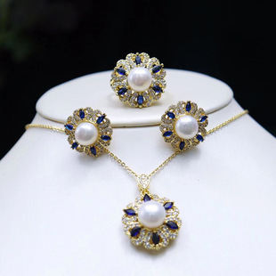 Freshwater Pearl Pendant Necklace Set Three-Piece Light Luxury Retro Ladieswear's Day Gift Trend