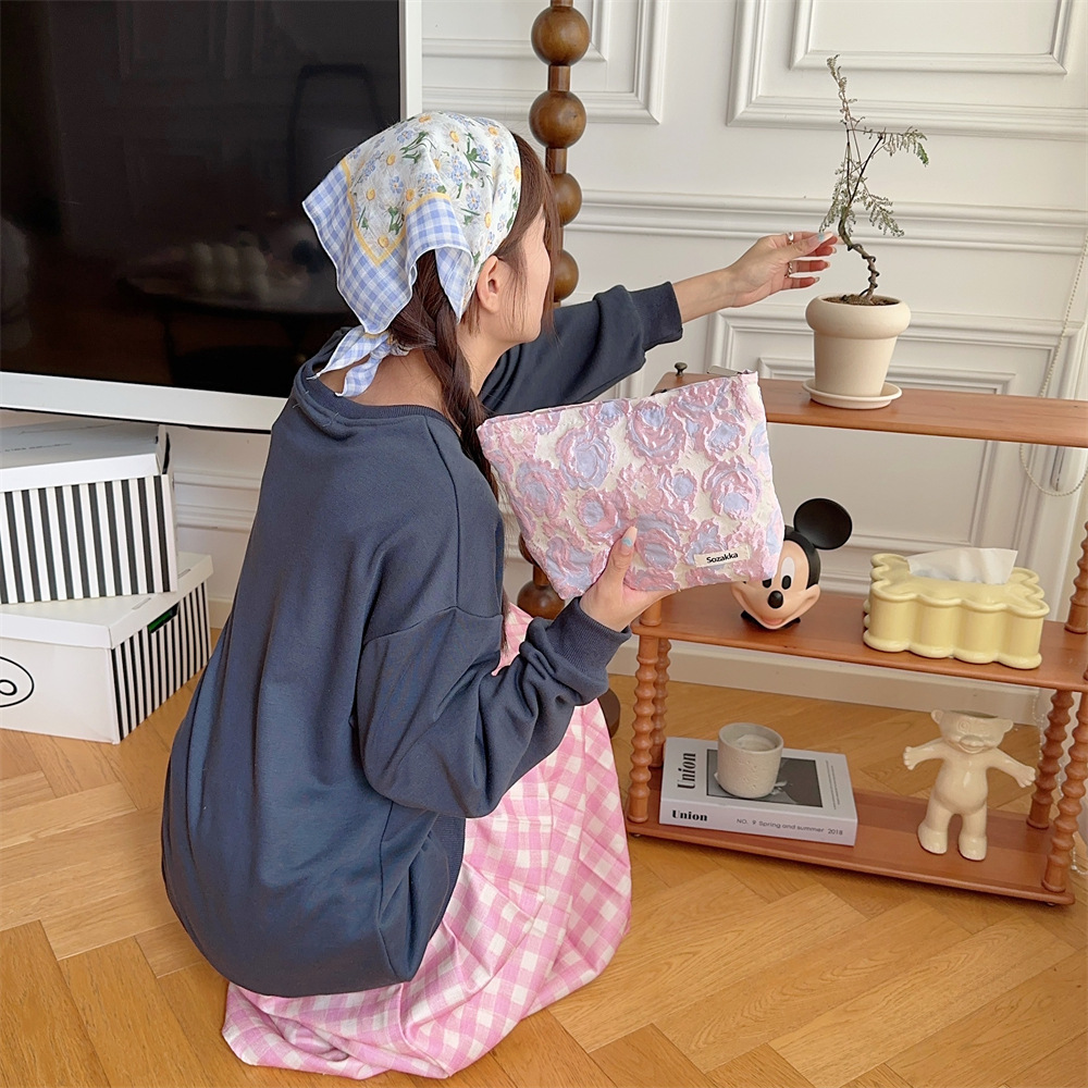 31075 Elegant embossed jacquard canvas small bag, ladies' handbag, clutch, toiletries storage bag, makeup bag undefined