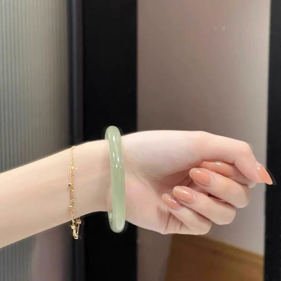 Vòng tay ngọc bích Tân Cương Hetian băng trong xanh trắng cao cấp