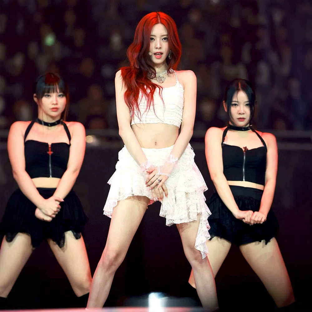 Белая топ-версия как у Shen Youna itzy, юбка для выступлений, набор в стиле K-pop для женской группы, милый прохладный комплект hot girl