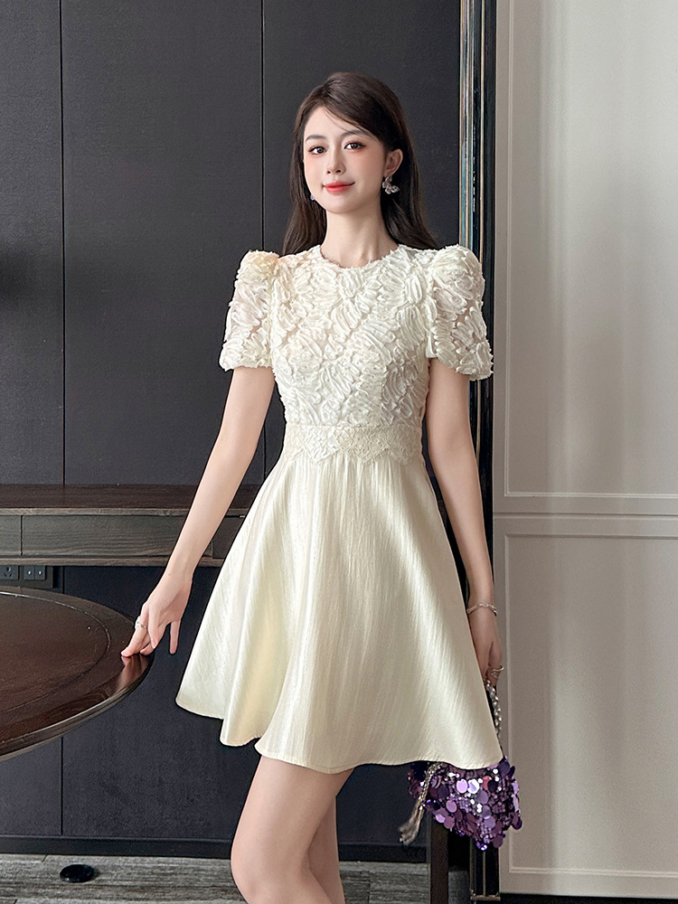 Đầm suông nữ midi cổ tròn tay ngắn thắt eo kiểu Pháp — Kem mơ