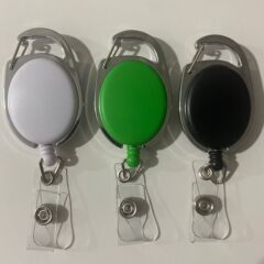 引きやすいボタンの楕円はプラスチックの伸縮しやすいボタンです。