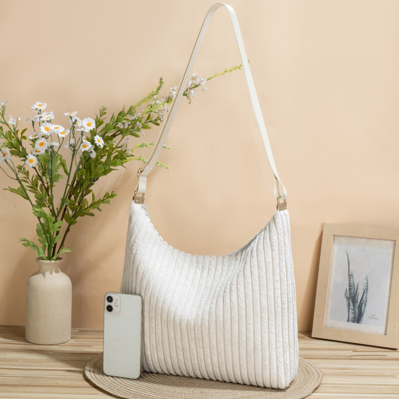2025 nuevo bolso de lana transfronterizo de gran capacidad de mujer, mochila de hombro de otoño y invierno, alta calidad, ligera y versátil para viajar