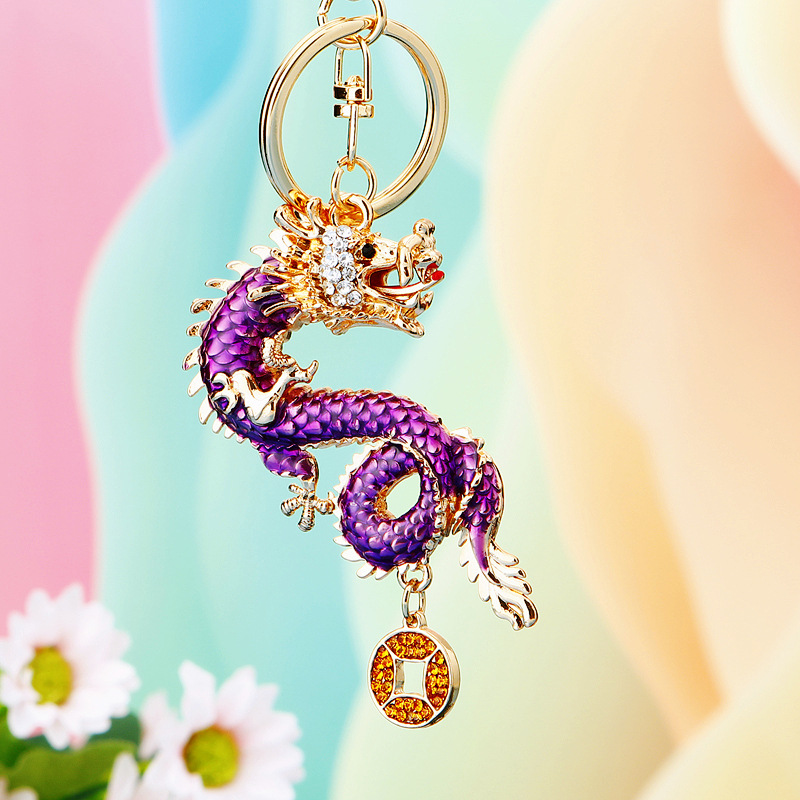 Diamante incrustado Zodiaco dragón coche llavero metal pareja hombres y mujeres bolsa colgante llavero anillo Reunión Anual regalo al por mayor