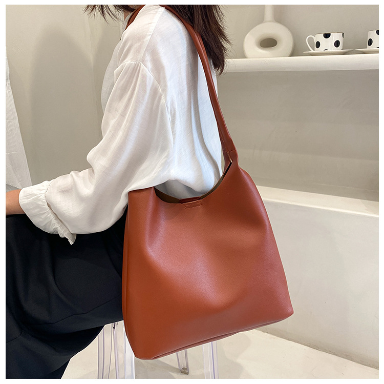 Korean Solid Color Large Capacity Shoulder Bag display picture 1