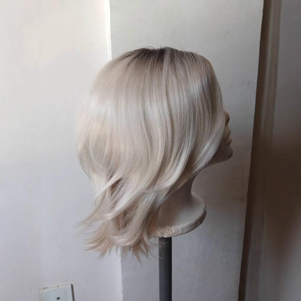 Moda europea y americana corta pelo rizado transfronteriza Venta caliente marrón gradiente gris Comercio exterior peluca señoras Bobo pelo fabricante en stock