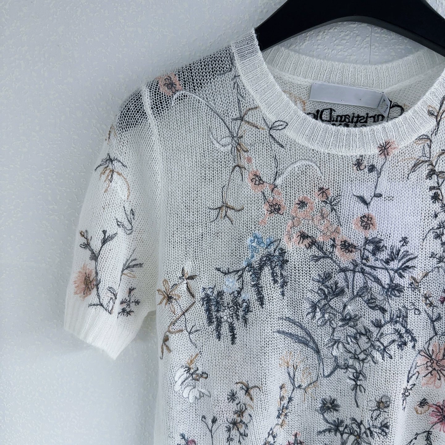 Spring knitted sleeves, sweater, with embroidery, round collar
