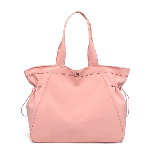Capacious sports bag