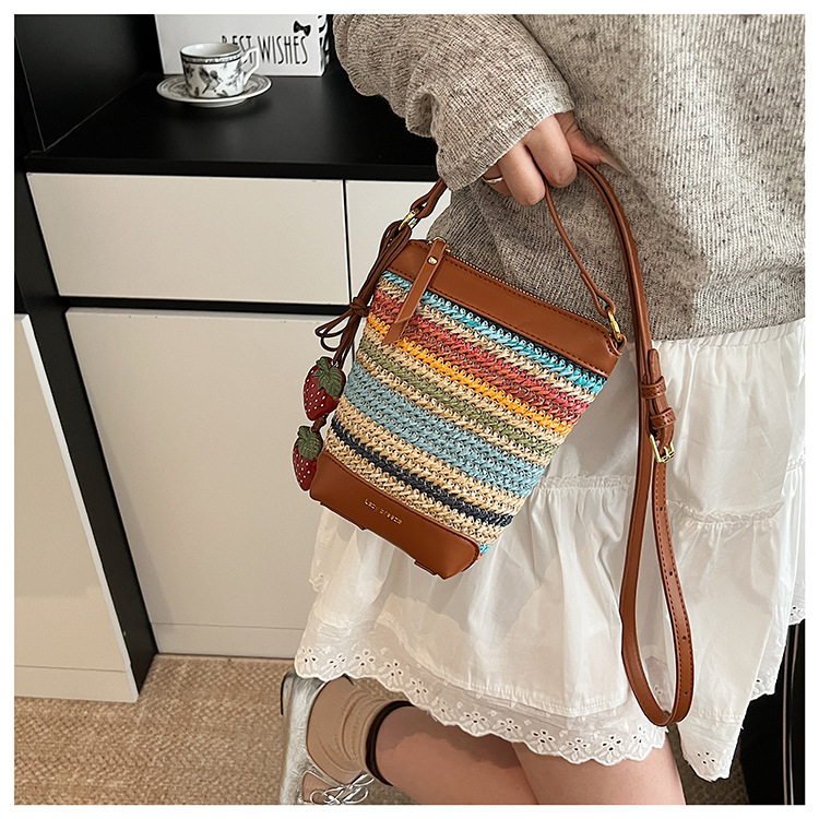 In the summer of 2025, there are new fashionable and fresh woven handbags, bucket bags, shoulder bags, underarm bags and women's bags undefined