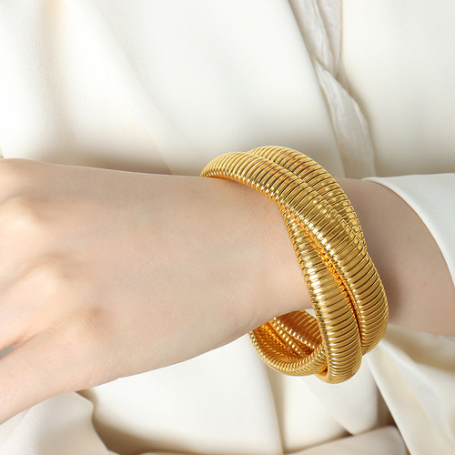 Cross-border hot-selling European and American light luxury fashion gold-plated three-layer bracelet stainless steel snake-shaped three-ring winding elastic bracelet