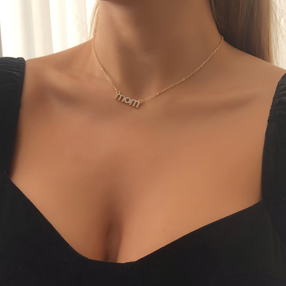 Fashion single layer MOM letters diamond necklace wholesale