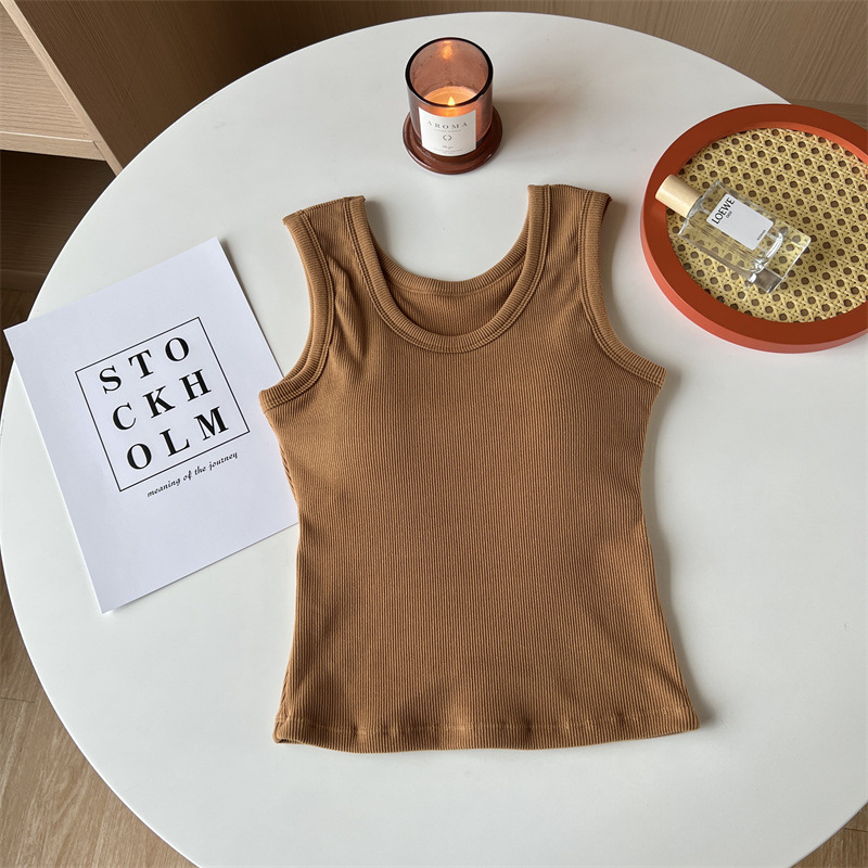 Желтовато-коричневый