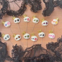 ハロウィーンのアクセサリーは頭のtycocoの布を引っ張って布を挿します。
