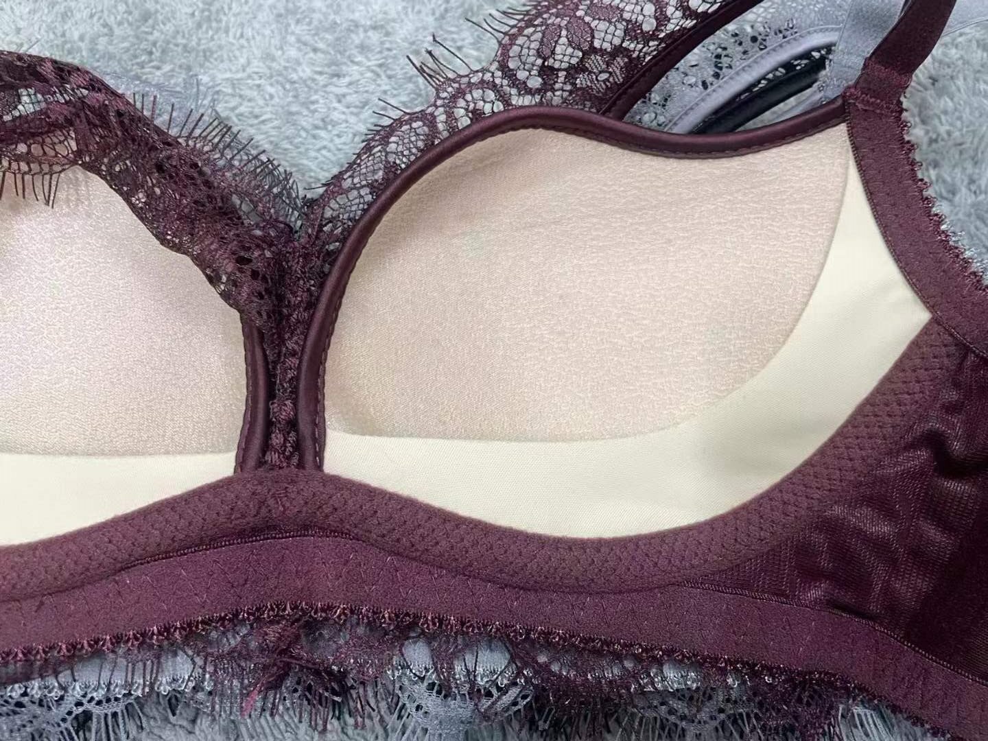 Nuevo sujetador inalámbrico moda Jacquard de encaje transpirable cómodo clásico cuatro breasted ropa interior para las mujeres al por mayor
