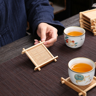 Бэмбук -квадратная подушка скважина -накладная чашка чашка для чая чайные аксессуары