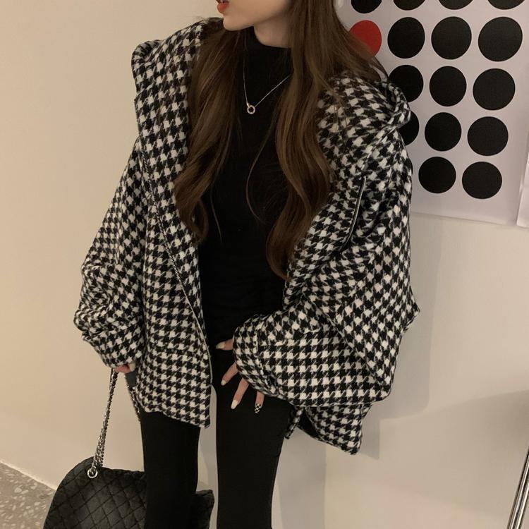 Chaqueta de béisbol con capucha estilo casual con estampado de pata de gallo para mujer, estilo holgado y adelgazante, tendencia de principios de otoño 2024