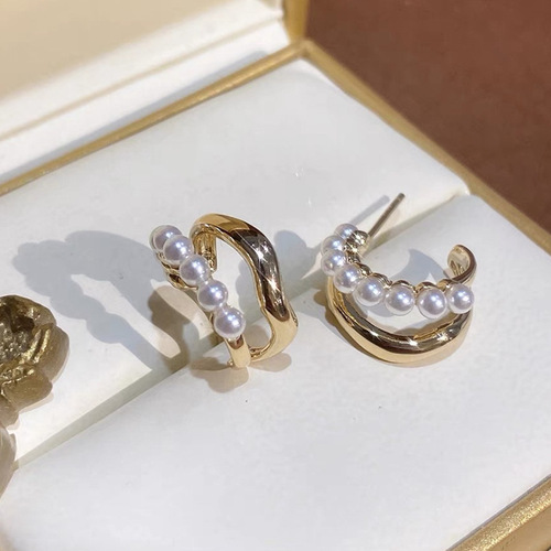 Minimalist Design Pearl Earrings for Korean Influencers -  New Trendy Light Luxury High-End Spring Earrings