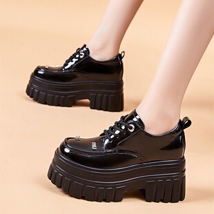 ��ɫ����ЬŮ2026�＾�¿���С���Ӄ�����ŮЬ����WԺ�LСƤЬ