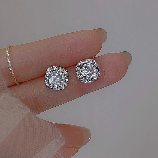 Pendientes de botón con circonita y perla para mujer_voghion.com