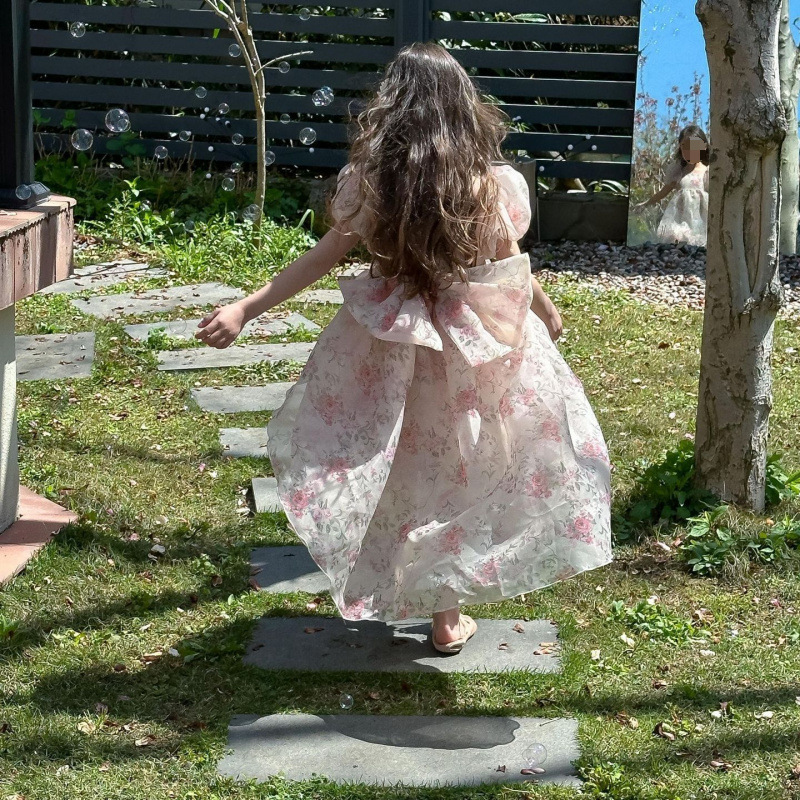 Girls' dress Summer 2025 New Style Middle and Large Children's Floral Flying Sleeve Veil Skirt Girl's Stychy Princess Skirt Trendy