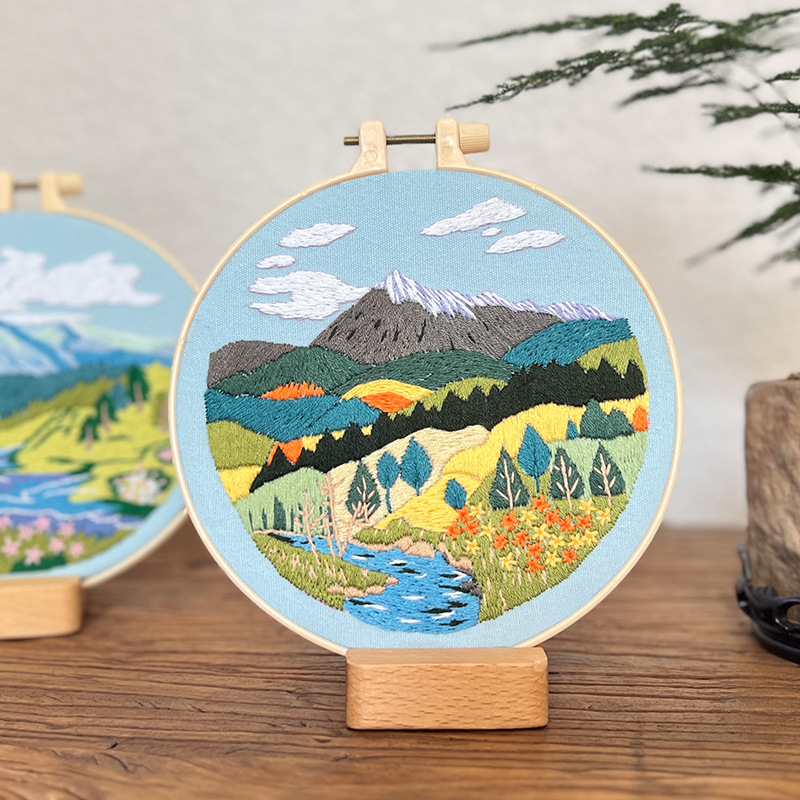 Lu bordado montaña de la luna pintura colgante hecha a mano DIY material bordado paquete de pintura colgante de paisaje forestal conjunto inglés de cuatro piezas