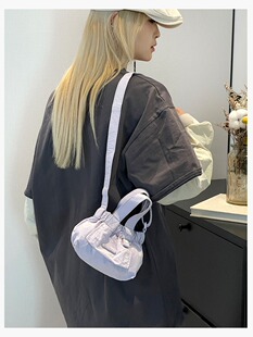 Colorful Fox���n����ͬ��ŮʿС̖���ۯB�μ�б����p��ɷ��֙C