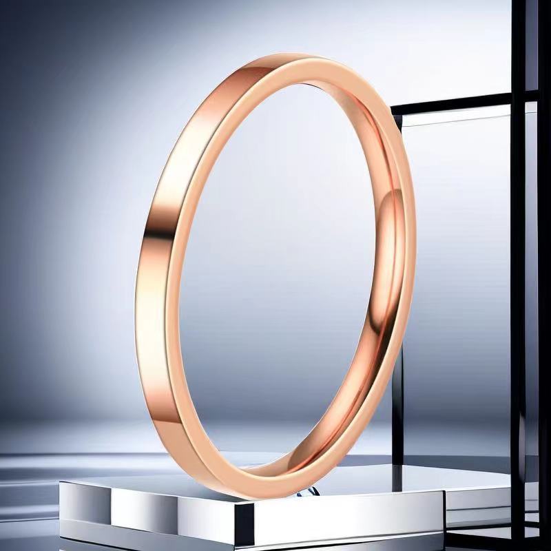Anello in titanio per donne con dita piccole, resistente allo sbiadimento, a forma di diamante con diamanti incastonati, stile femminile leggero e lussuoso._voghion.com