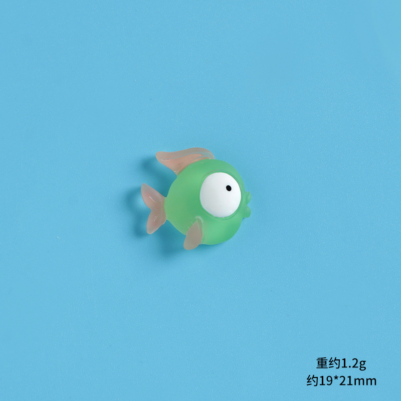 Gradient green fish