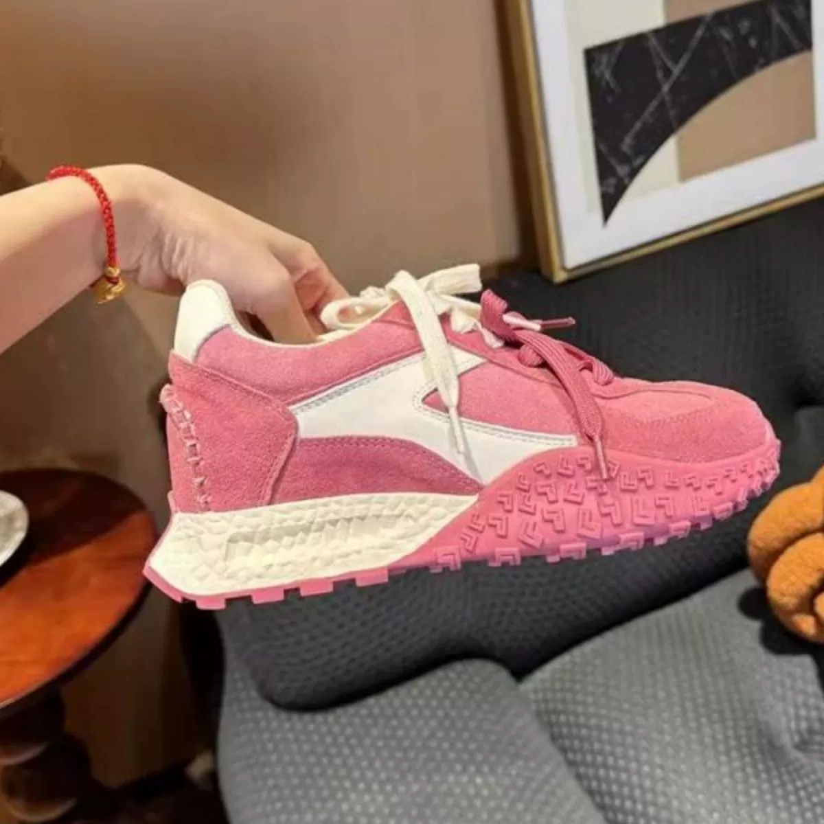 Малиновый розовый внутренний папочка обувь женская 2025 новая маленькая легкая немецкая обувь весна и лето модная повседневная обувь