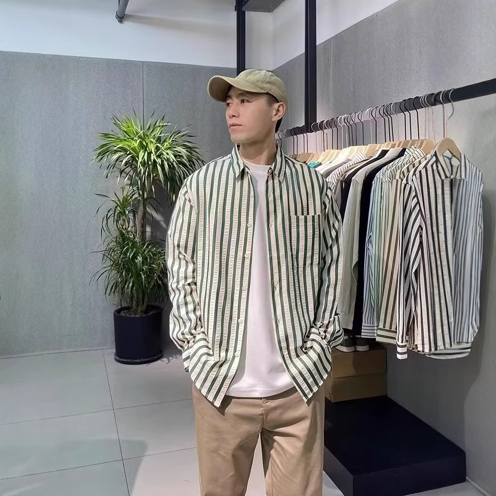 Camisa de rayas finas de alta gama, chaqueta suelta para hombre, guapo otoño, camisa de manga larga de color de contraste casual coreano, marea