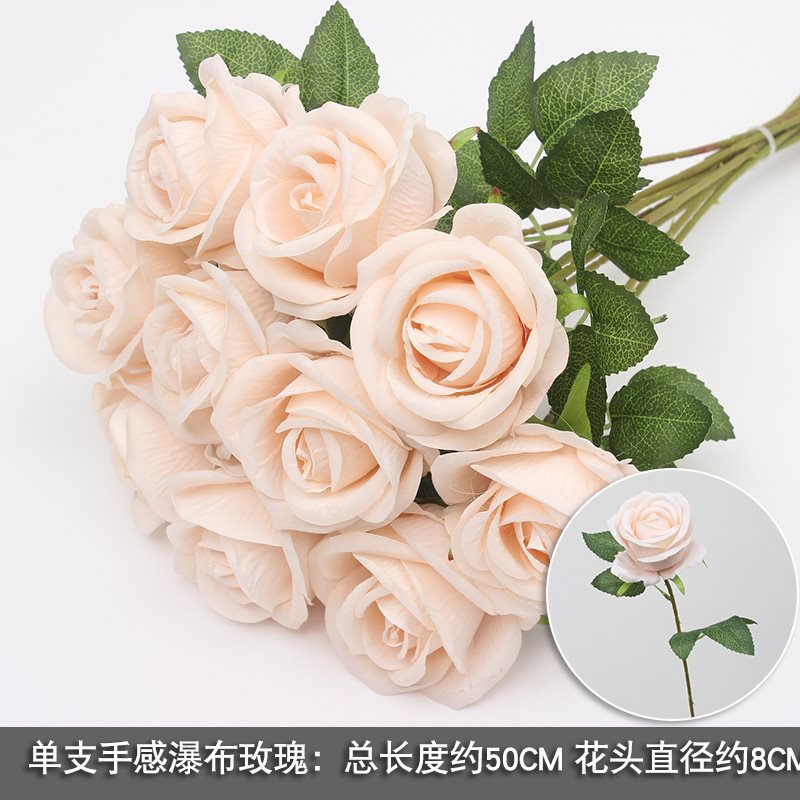 Topa de veludo rosa cascada flor falsa diseño de fondo pared red perforación roja decoración de rosa pared de cártamo del centro comercial