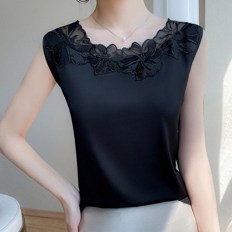 Tank top with a round collar