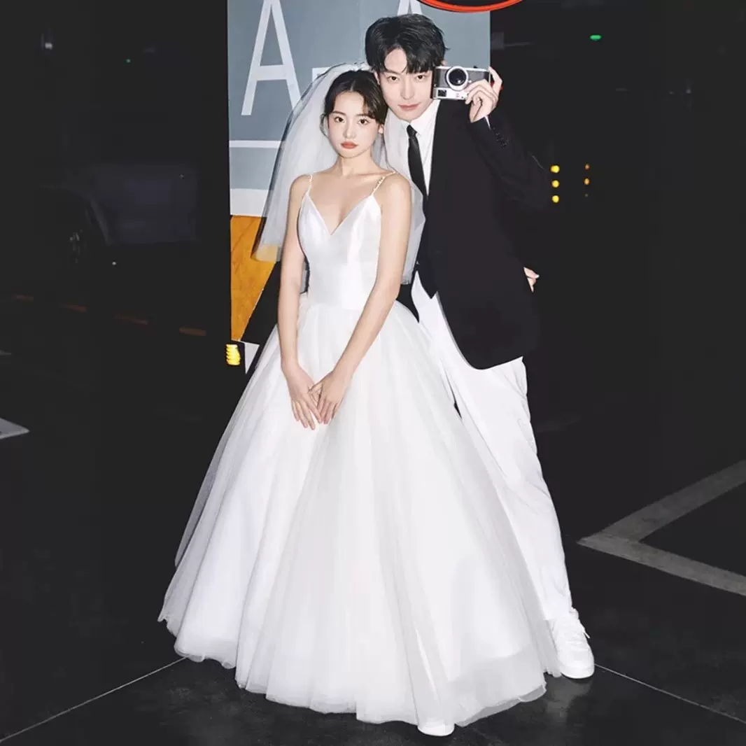 法式吊带轻婚纱礼服白色连衣裙气质优雅订婚登记小白裙情侣写真服