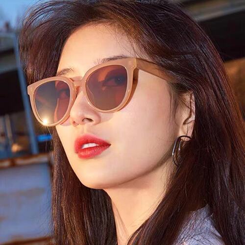 Internet celebrity street photography sunglasses men's  new small red book sunglasses women's retro milk tea Korean all-match sunglasses