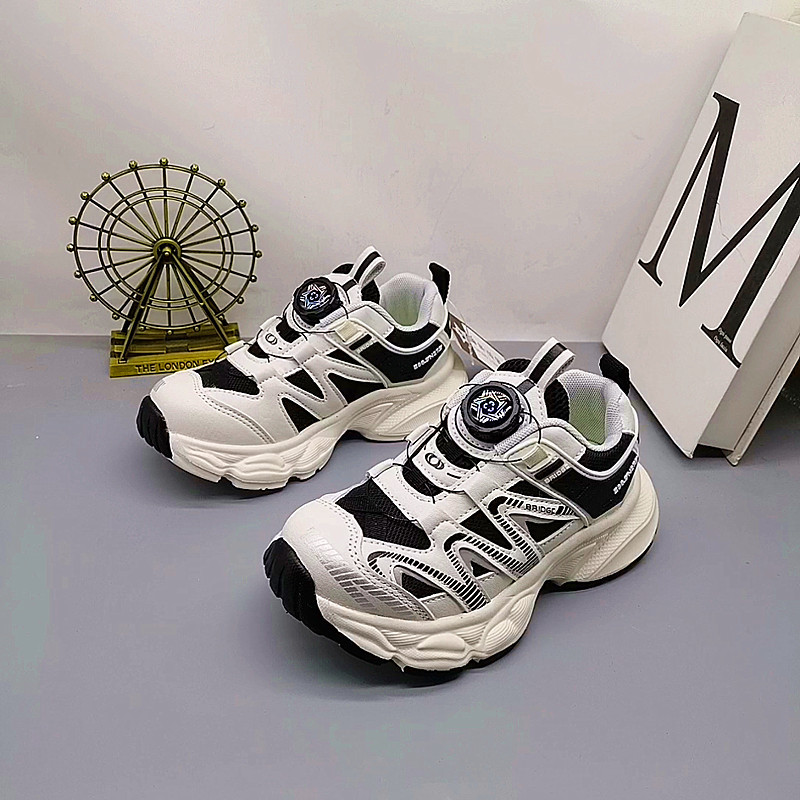 Zapatos de cuero para niñas, verano y otoño de 2025, nuevo estilo Mori, zapatos de princesa para niña, zapatos antideslizantes para niños pequeños y medianos