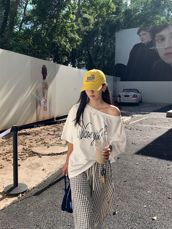 広州黄正韓国版ユニークな斜め肩トップオフショルダーレターラブプリントルーズ半袖Tシャツ520733|undefined