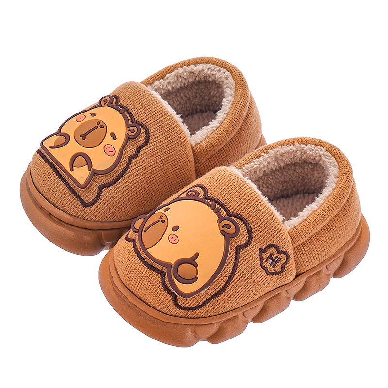 Capibara invierno zapatillas de algodón para niños, calentamiento y pelusa de fondo grueso, zapatos de algodón para niños de tamaño medio y grande.