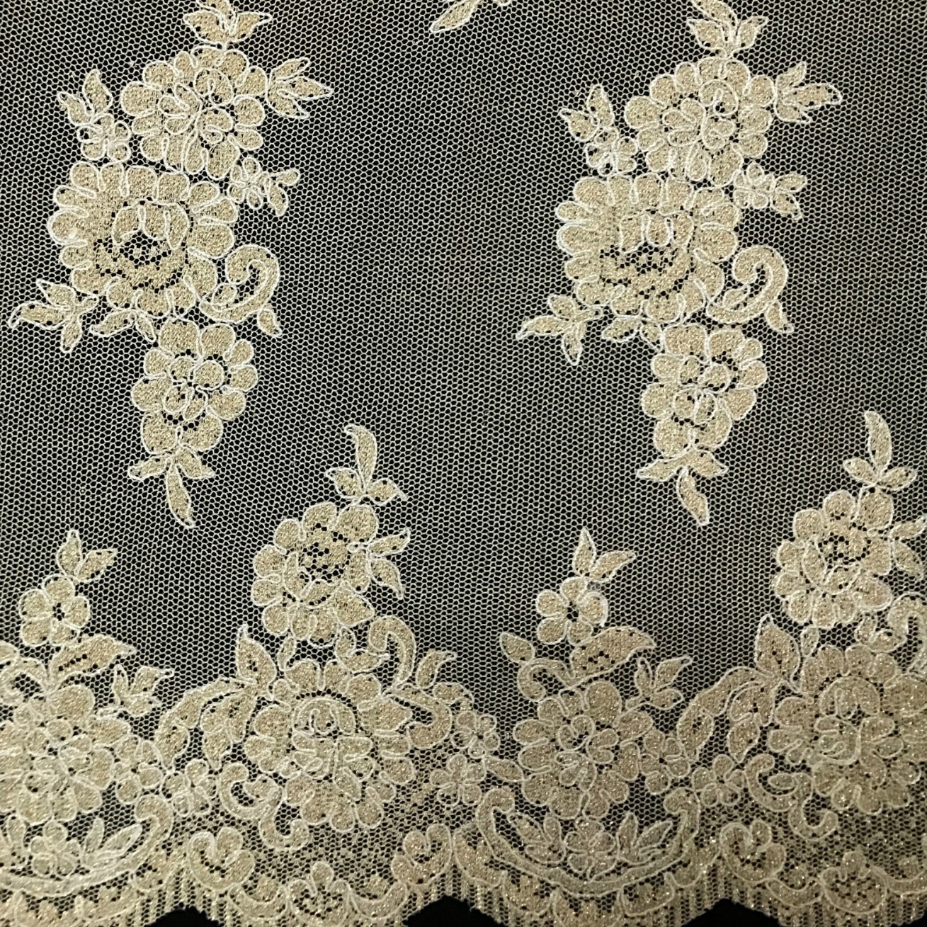 厂家供应 车股蕾丝面料 婚纱礼服时装辅料