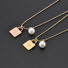 珠珠链新款珍珠爱情锁女王吊坠项链 钛钢批发美人头锁骨链