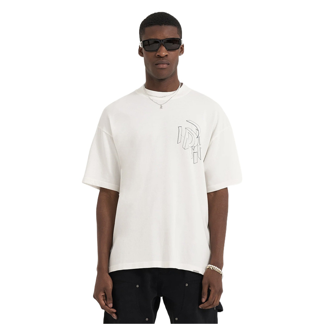 La marca de moda transfronteriza representa la impresión del eslogan del logotipo de la letra hueca deconstruida de los hombres camiseta casual de manga corta suelta