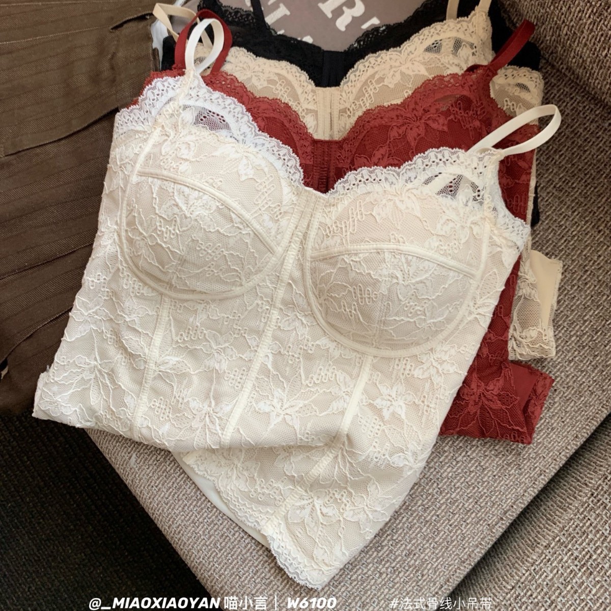 W6100 French Heavy Embroider Lace Suspender Women's Sexy V Neck Autumn and Winter Brushed Thermal Vest Inner Top