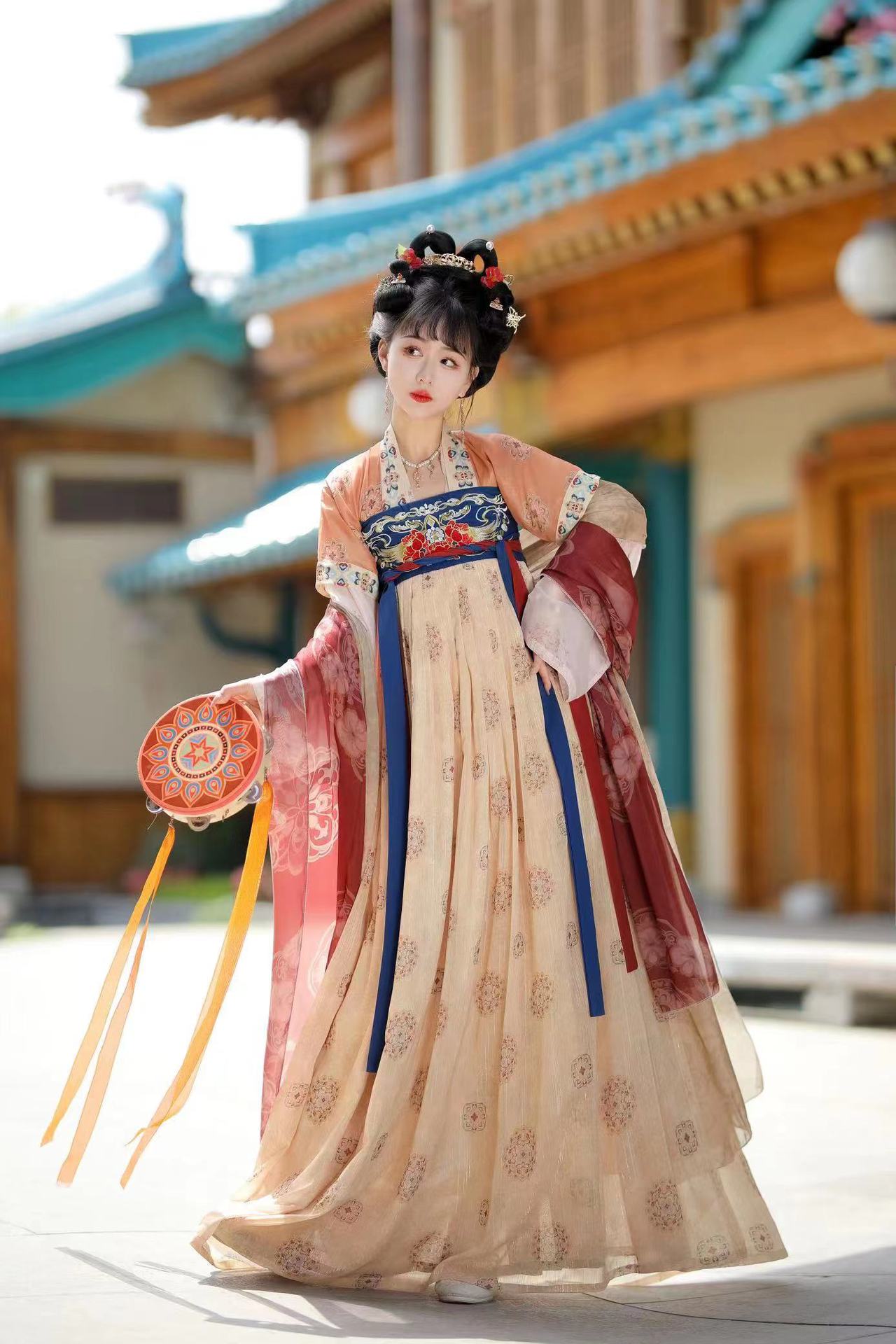 Princess of the prosperous Tang Dynasty in Blossom Jingning, original Tang-made Hanfu for women, restored half-arm chest-length underskirt, complete set of Chinese-style ancient costumes