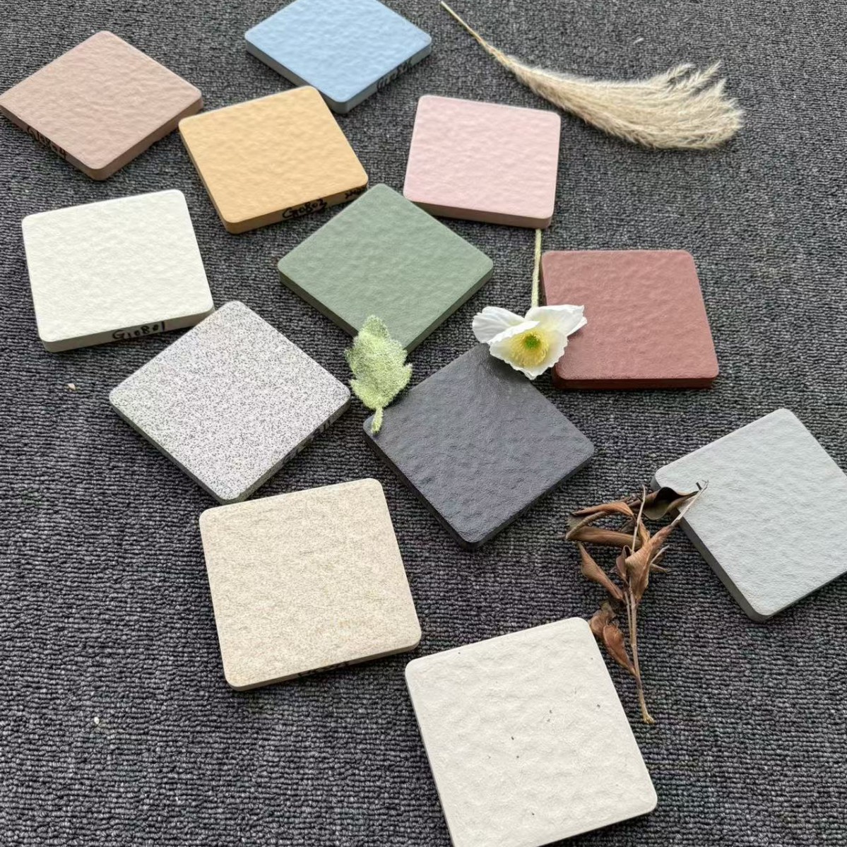 100*100/108*108小地砖纯通体防滑耐磨广场砖屋面楼顶小区花园商