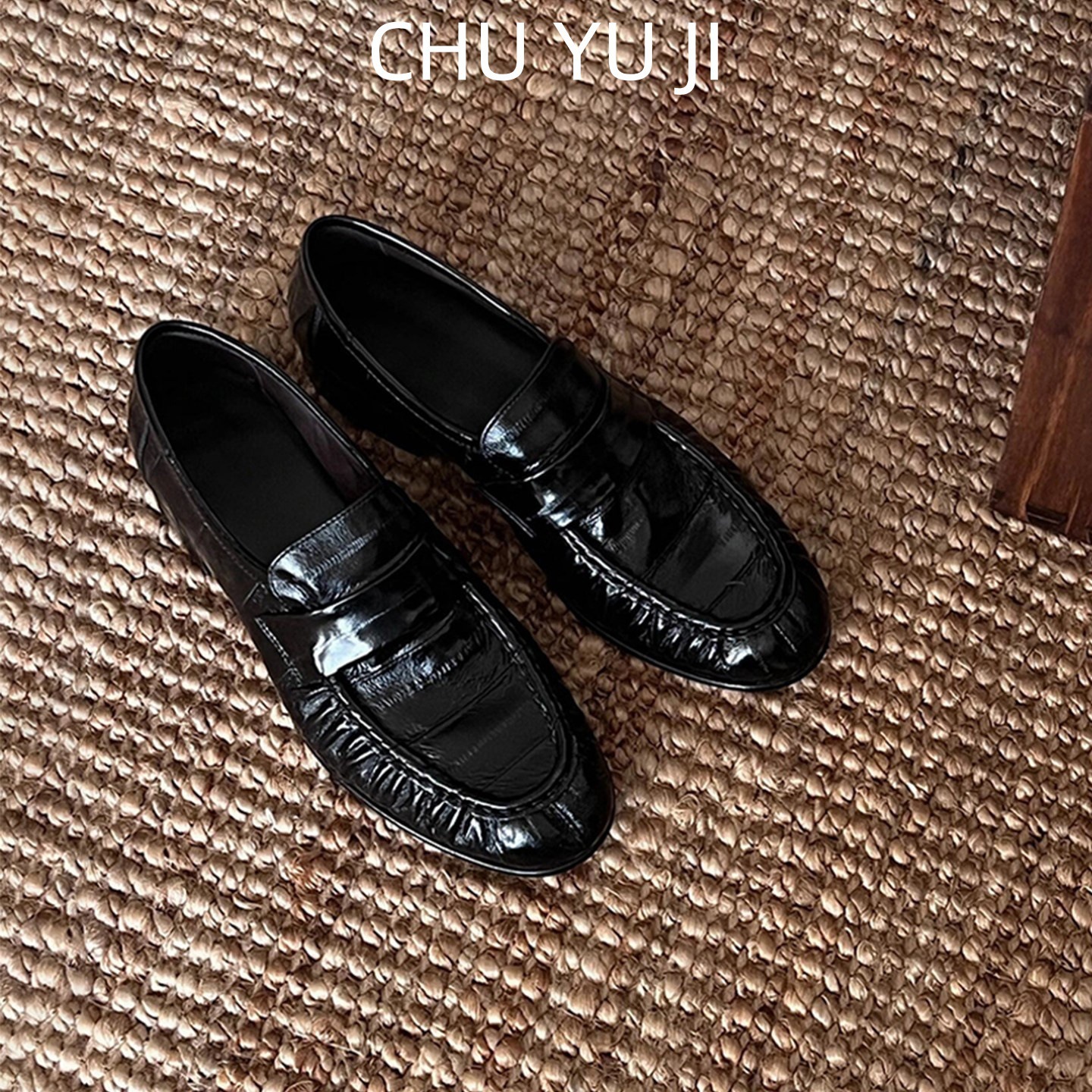 Retro loafers English style for work and office, black shoes, British style, round toe, easy to put on, wide stable heel