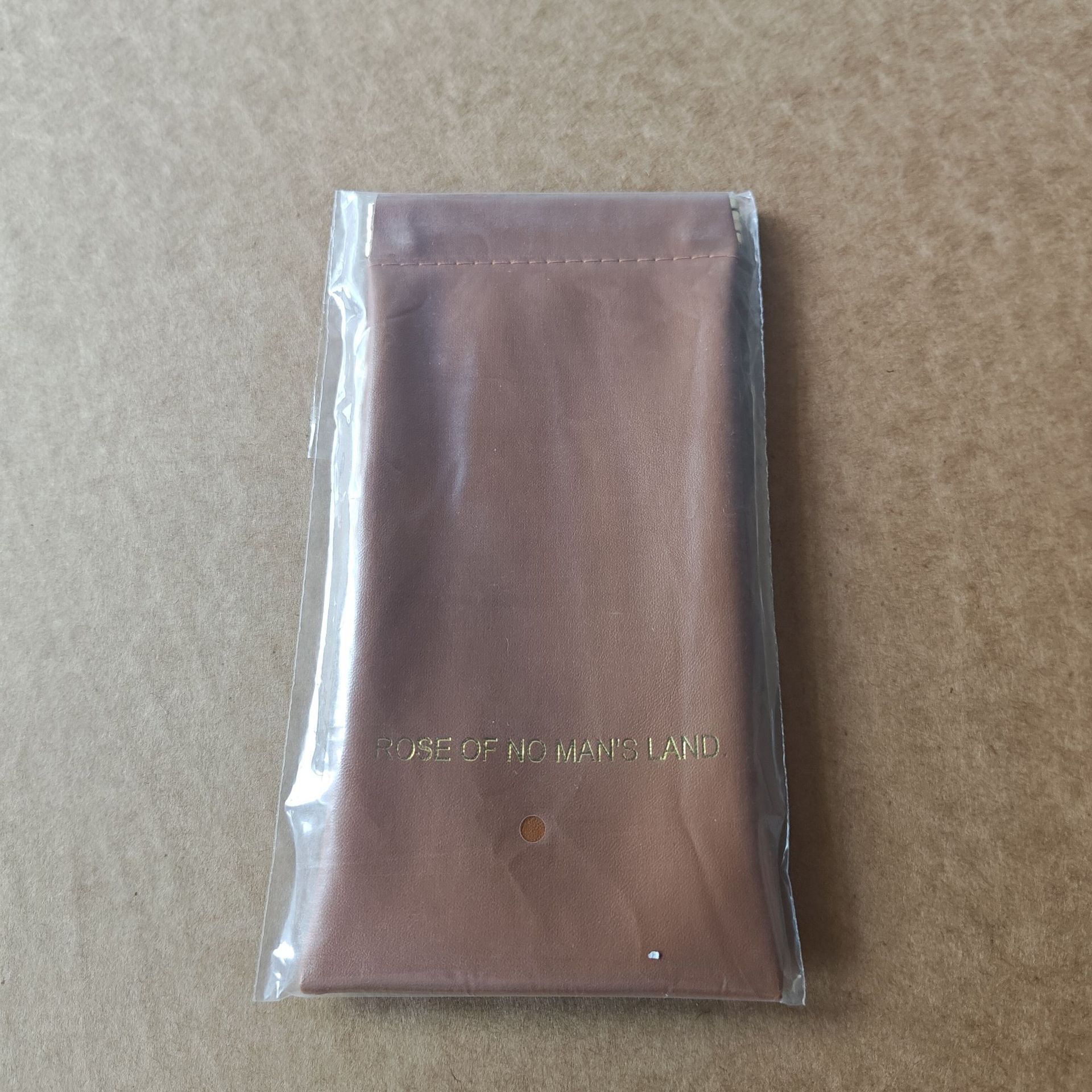 독립 포장이 포함된 새로운 모델(갈색)